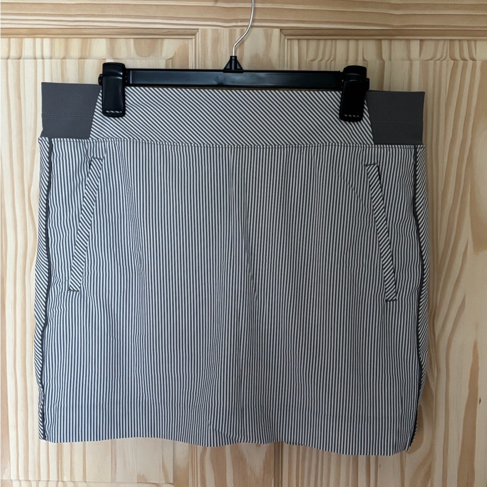 Athleta Gray and White Activewear